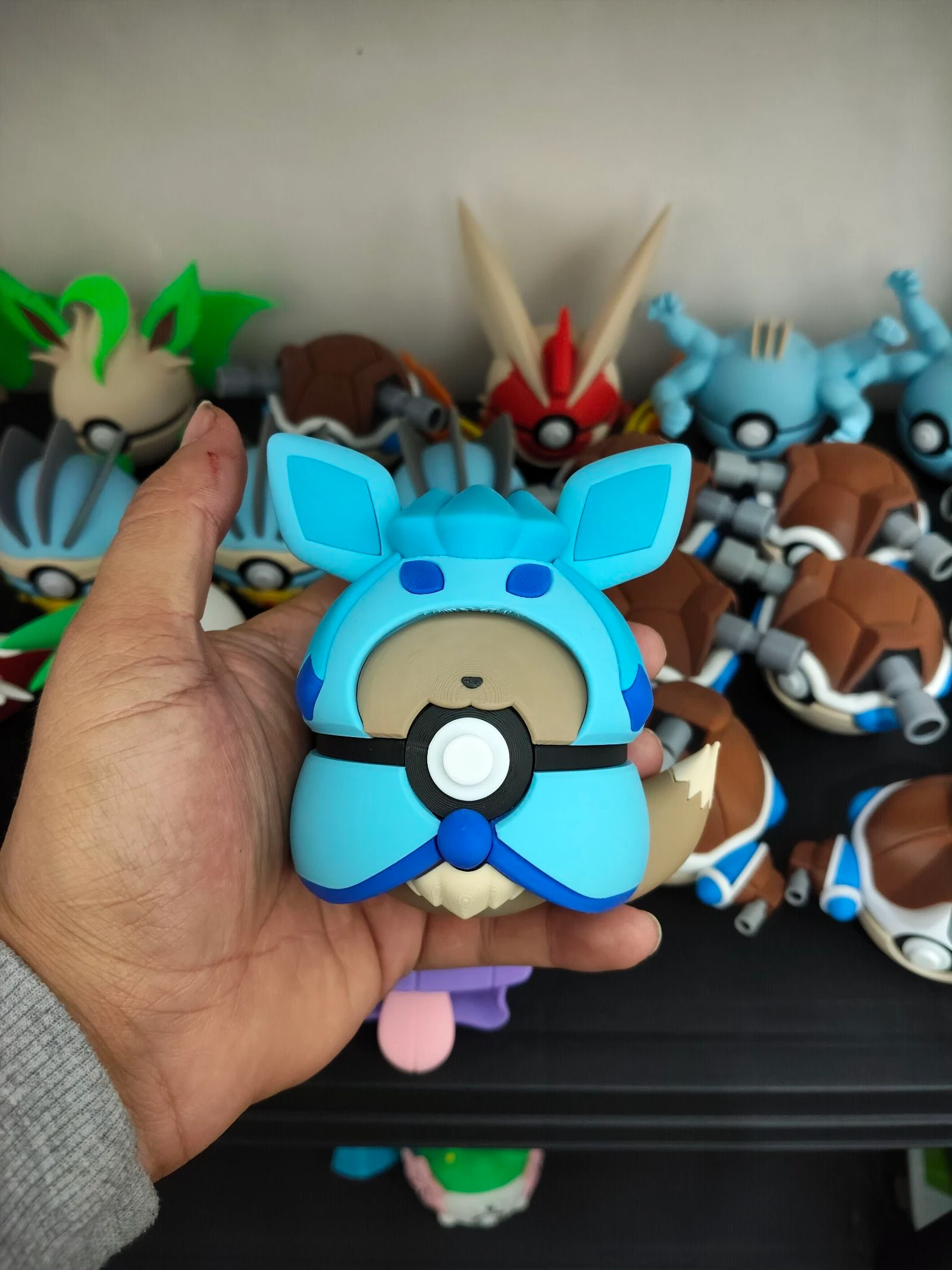 Iceon Eevee Pokeball Pokemon Poncho – photo 3